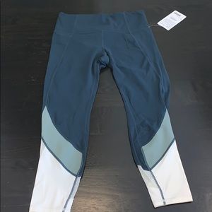 Athleta colorblock salutation 7/8 tight